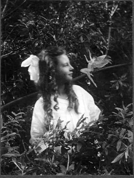 Una delle fotografie delle Fate di Cottingley